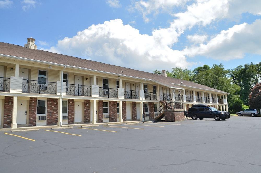 Econo Lodge Sturbridge Route 20 Экстерьер фото