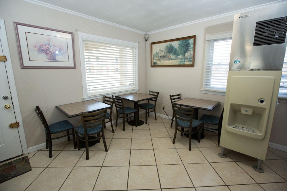 Econo Lodge Sturbridge Route 20 Экстерьер фото