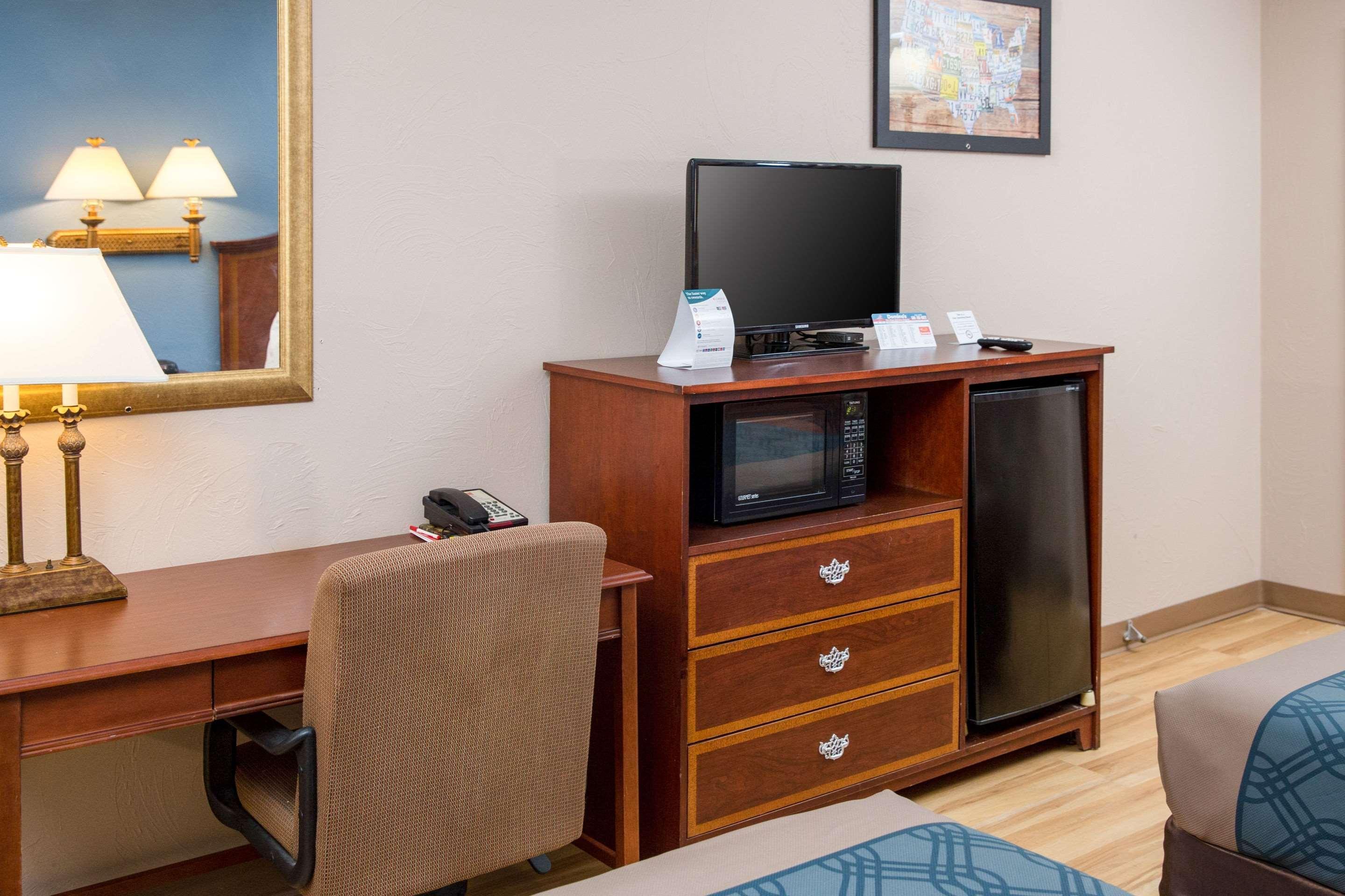 Econo Lodge Sturbridge Route 20 Экстерьер фото