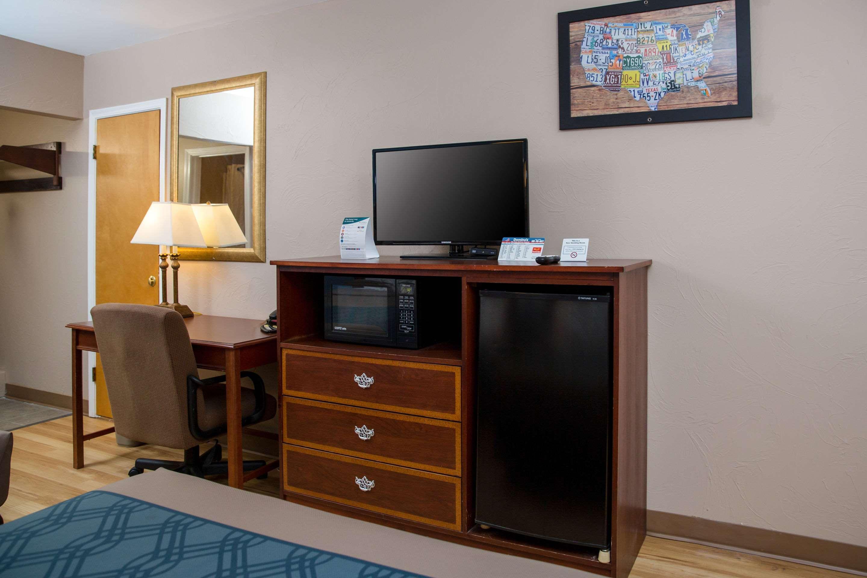 Econo Lodge Sturbridge Route 20 Экстерьер фото