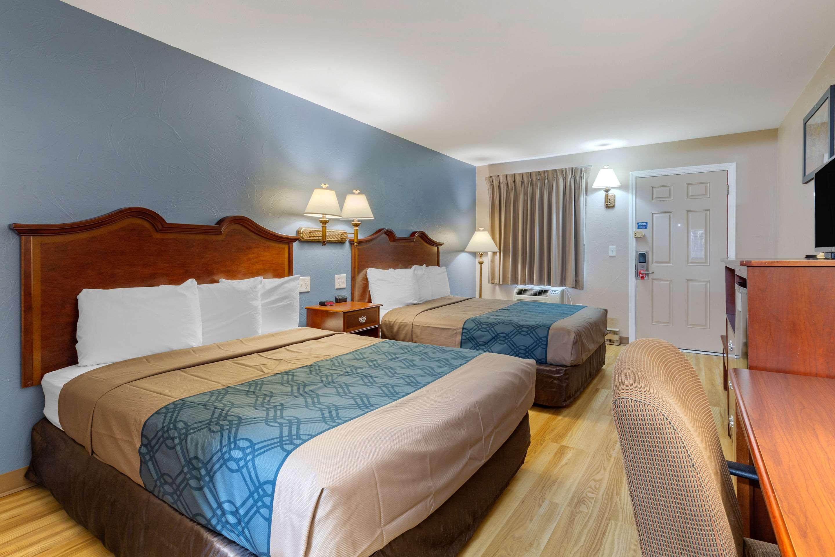 Econo Lodge Sturbridge Route 20 Экстерьер фото