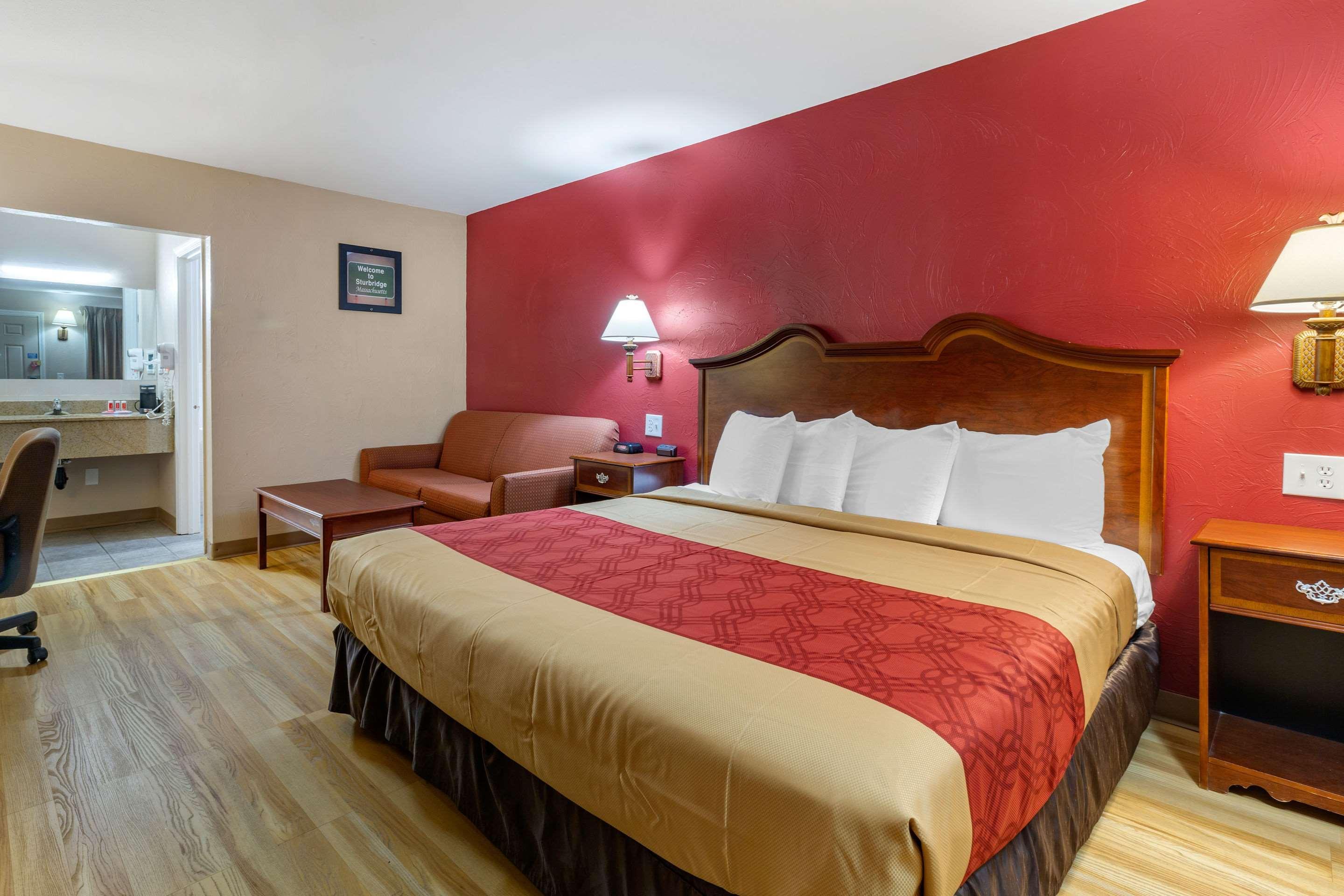 Econo Lodge Sturbridge Route 20 Экстерьер фото