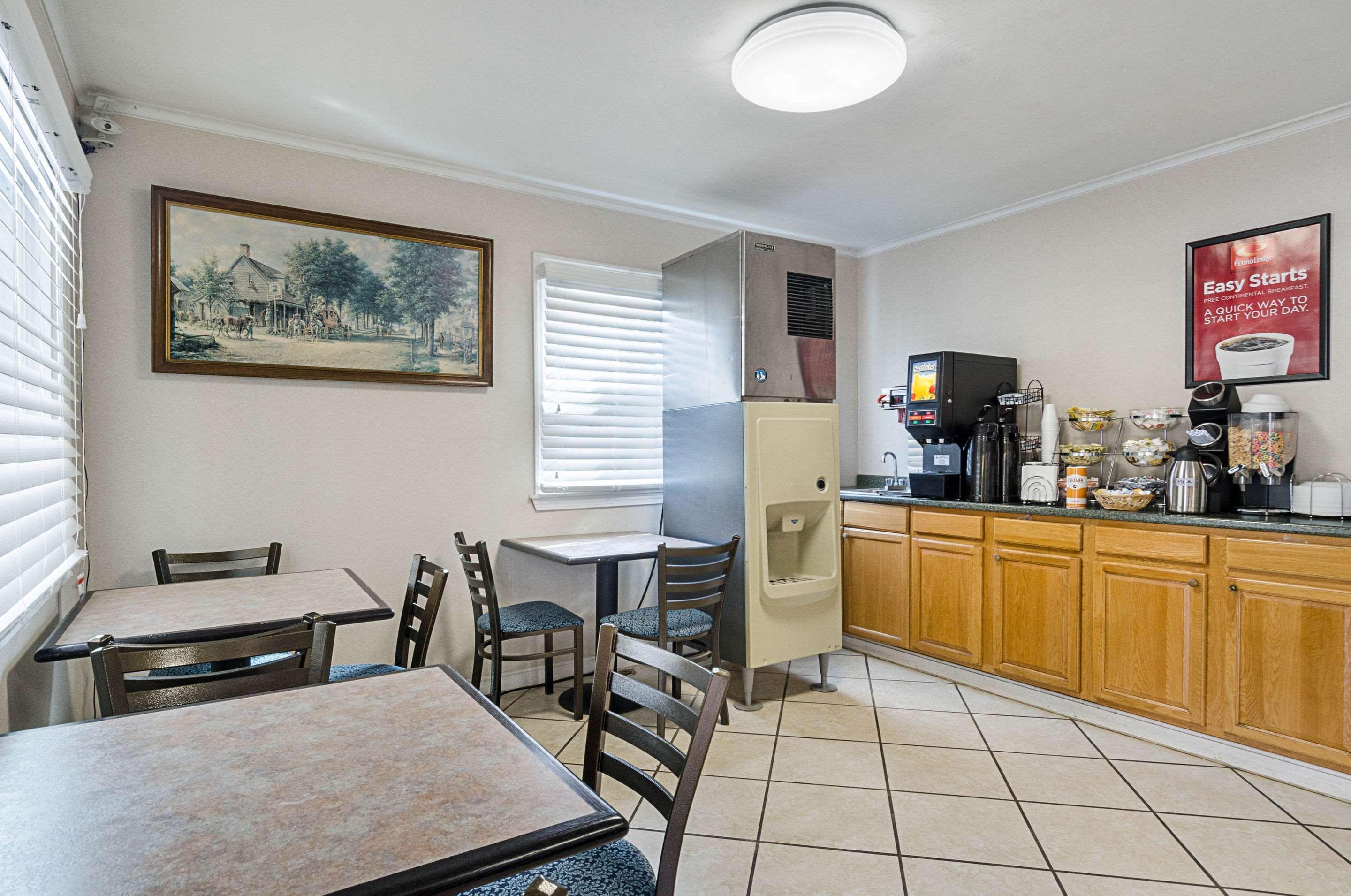 Econo Lodge Sturbridge Route 20 Экстерьер фото