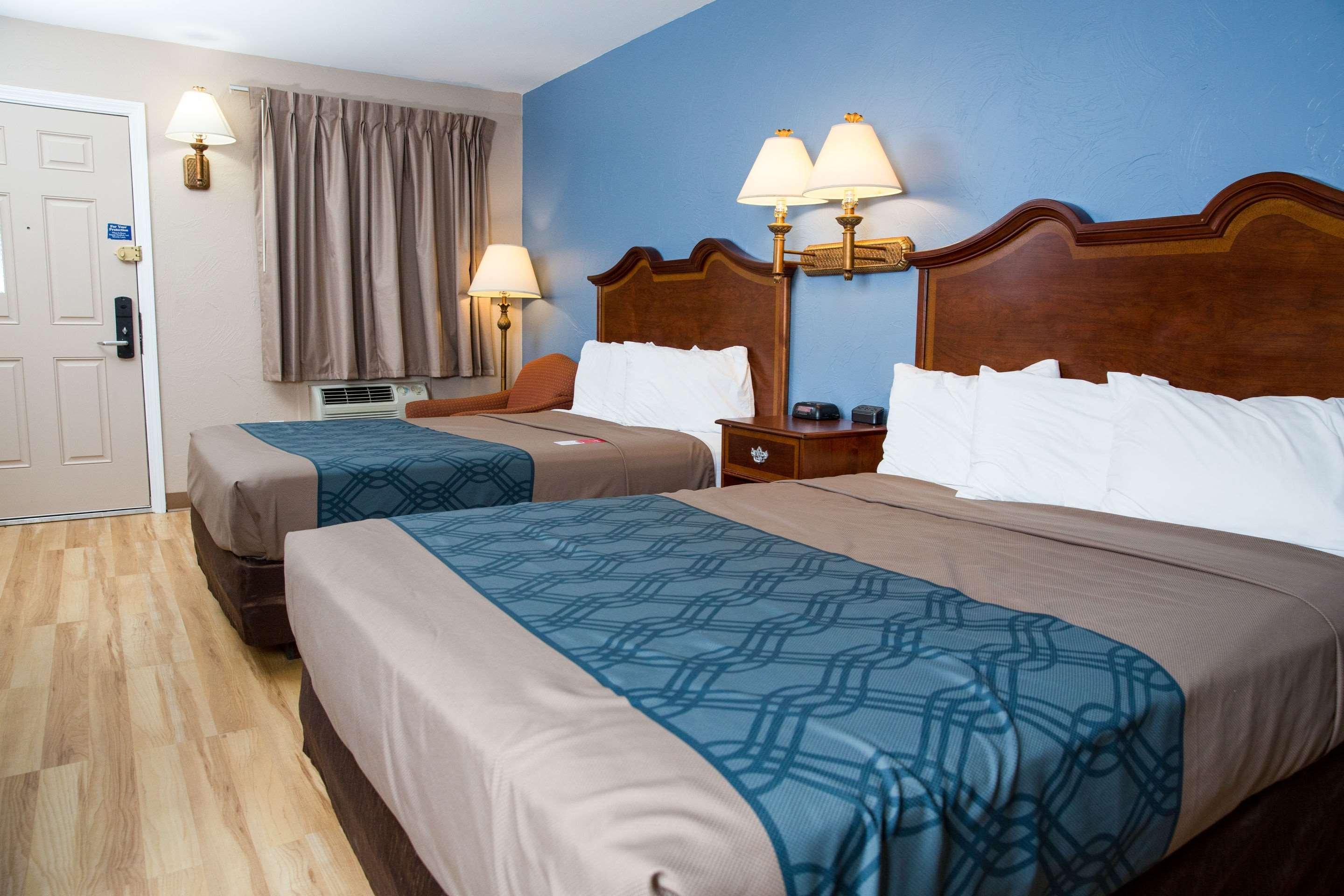 Econo Lodge Sturbridge Route 20 Экстерьер фото