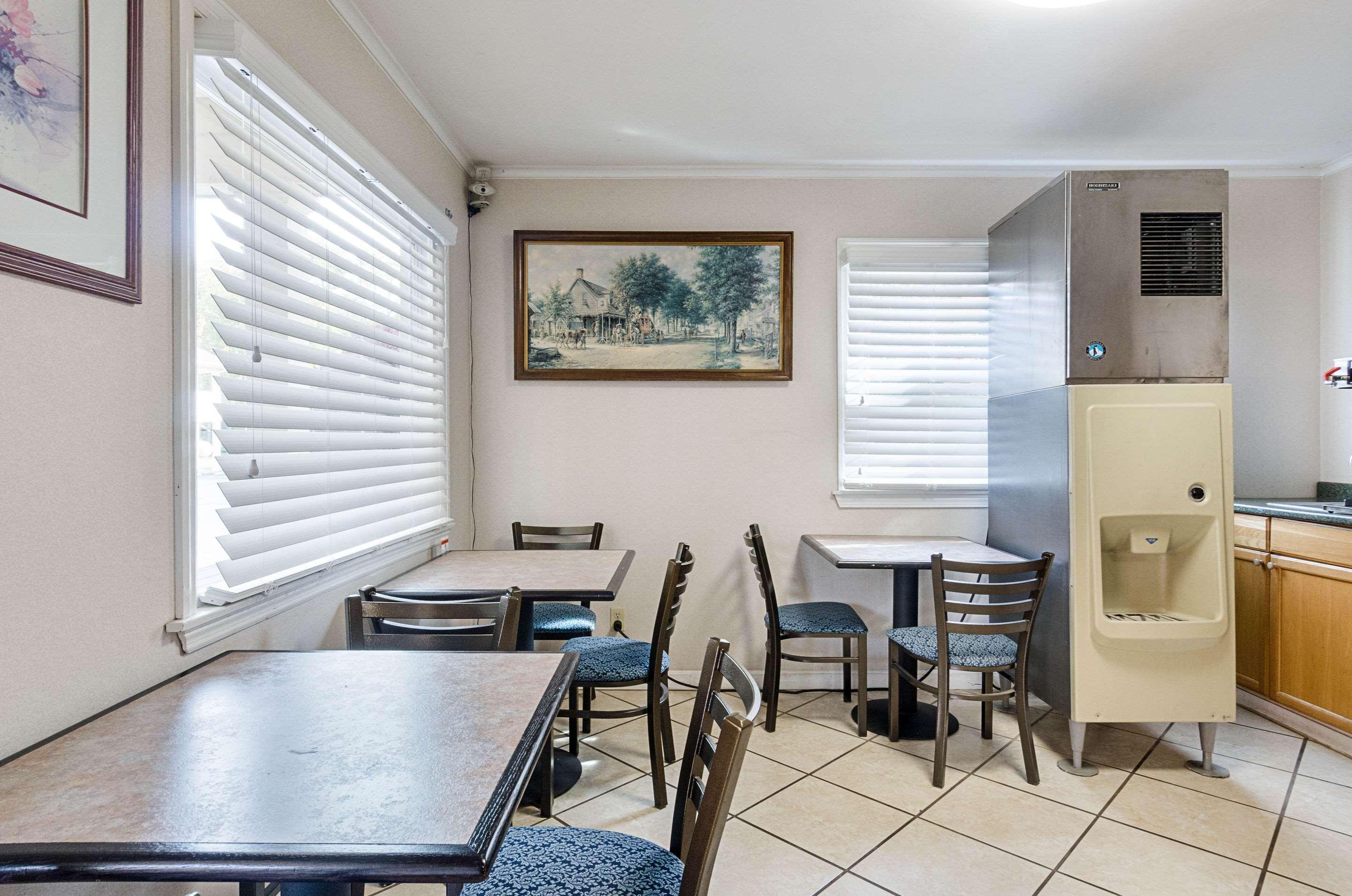 Econo Lodge Sturbridge Route 20 Экстерьер фото