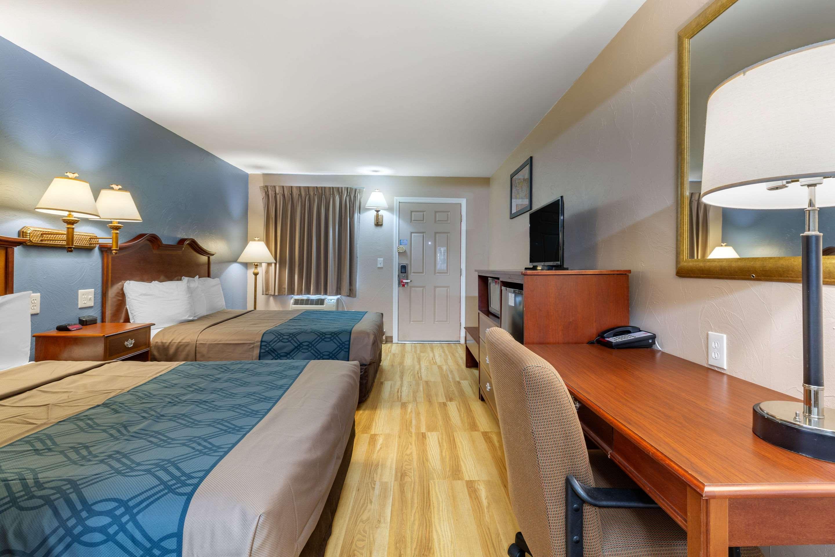 Econo Lodge Sturbridge Route 20 Экстерьер фото