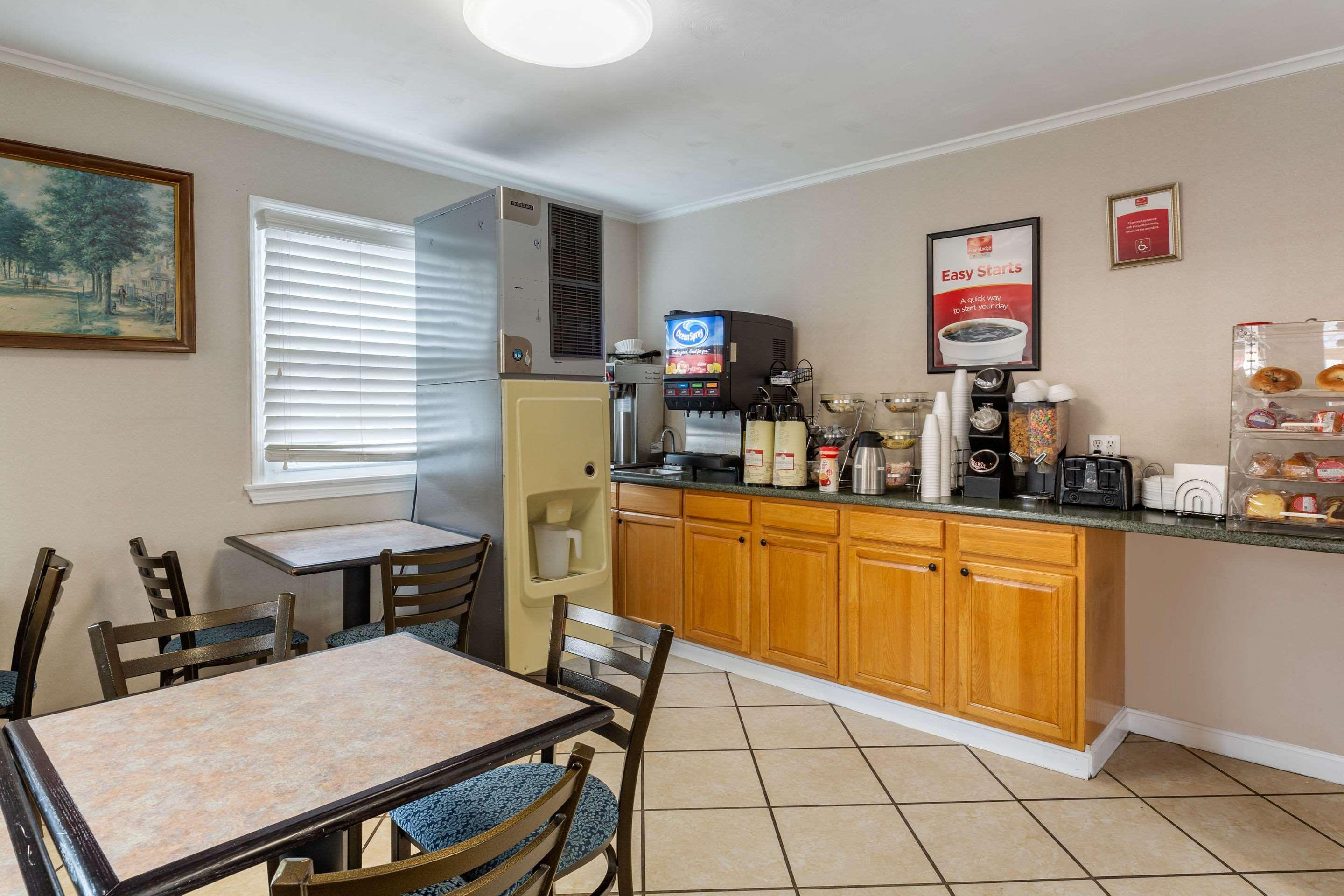 Econo Lodge Sturbridge Route 20 Экстерьер фото