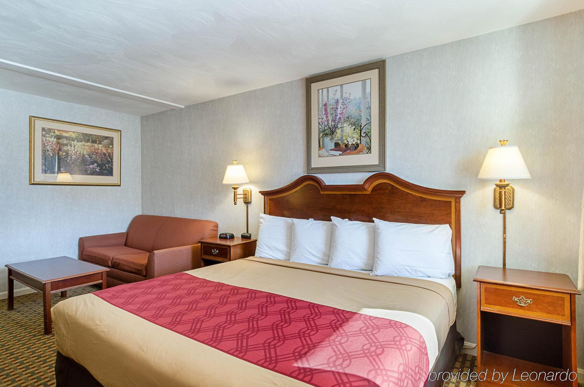 Econo Lodge Sturbridge Route 20 Экстерьер фото