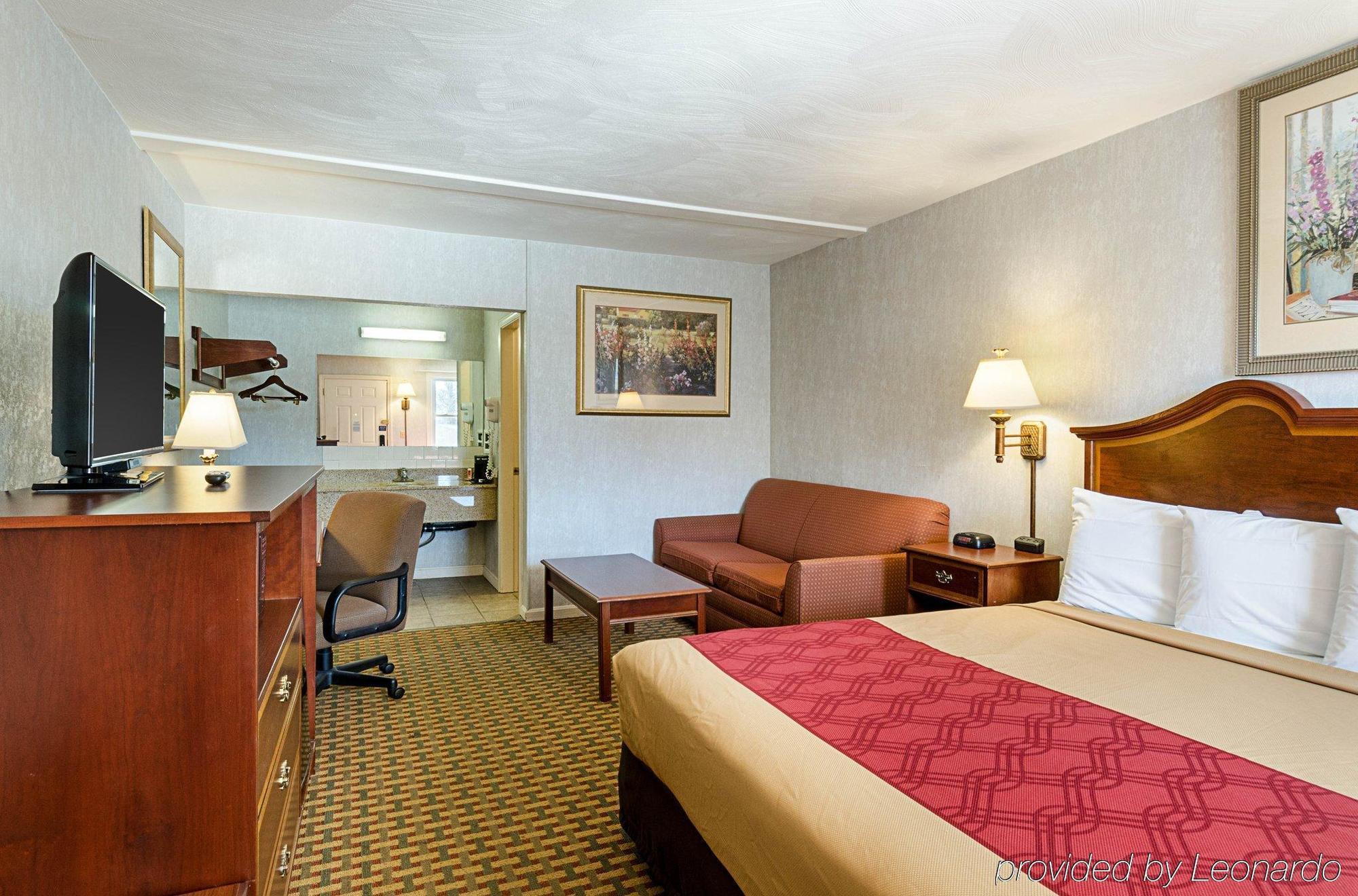 Econo Lodge Sturbridge Route 20 Экстерьер фото