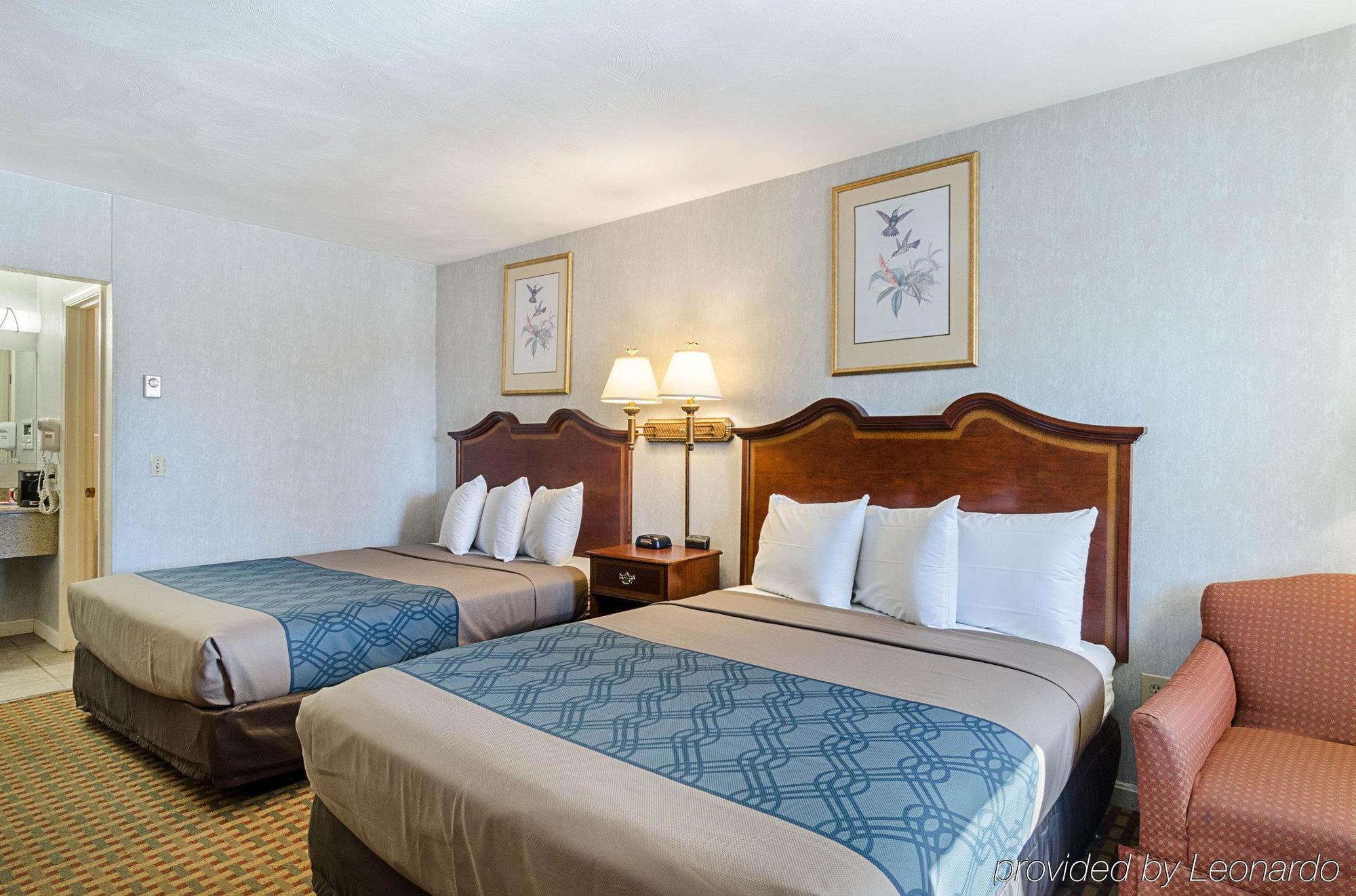 Econo Lodge Sturbridge Route 20 Экстерьер фото