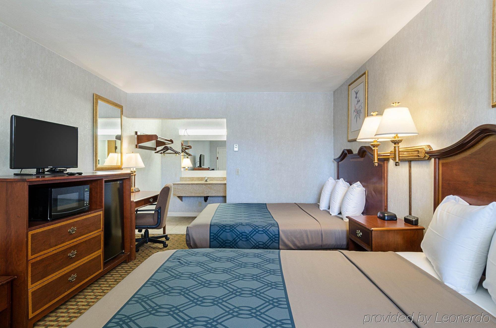 Econo Lodge Sturbridge Route 20 Экстерьер фото