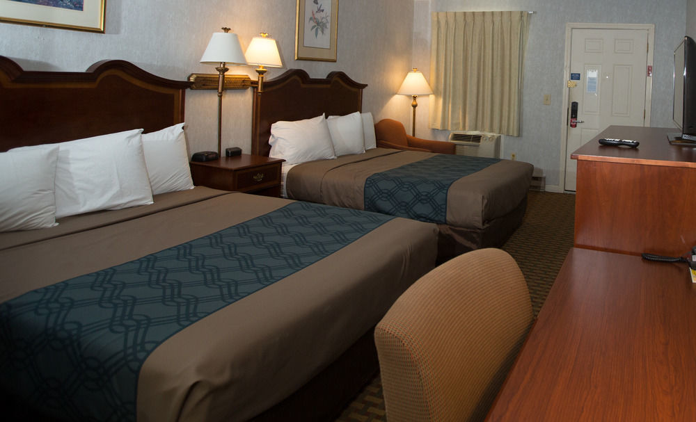 Econo Lodge Sturbridge Route 20 Экстерьер фото